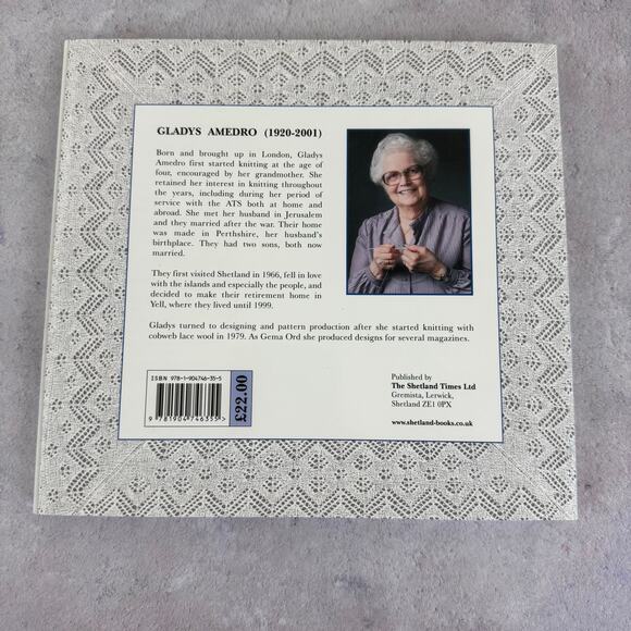 Shetland Lace Paperback Book Gladys Amedro Published by The Shetland Times UK - Picture 2 of 7